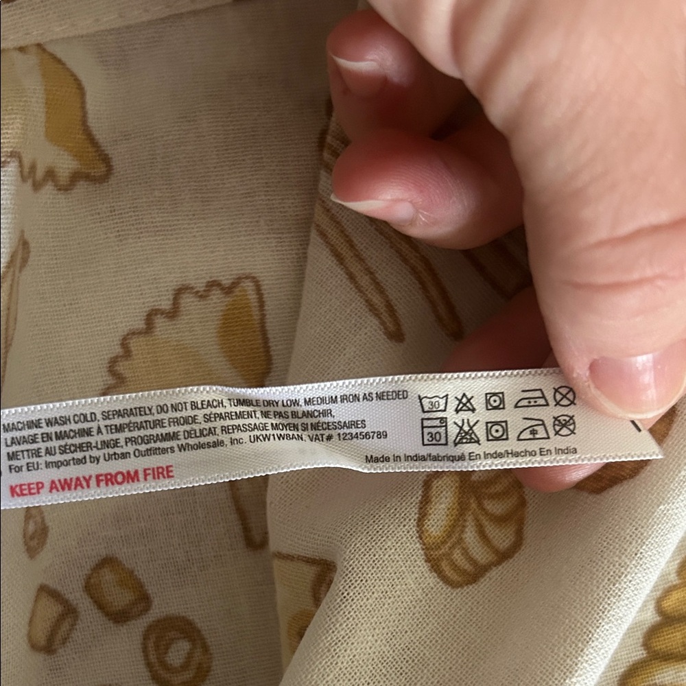 Urban Outfitters Cream and Brown Pasta Print Cafe Curtains - Picture 4 of 4